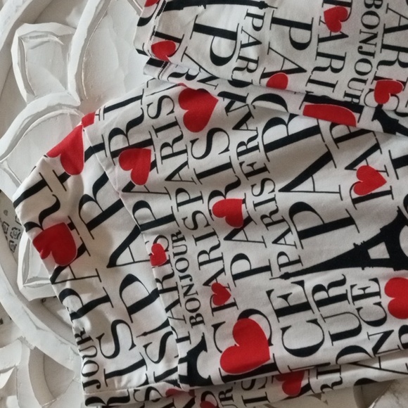 LulaRoe Women's SZ TC Paris Eiffel Tower 🗼 Valentine ❤️ Soft Comfy Leggings - Picture 3 of 10